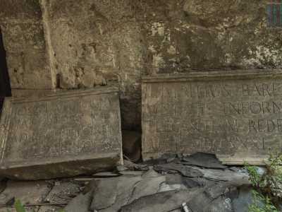 ... l� dove rinveniamo su un marmo i resti di un�iscrizione in latino risalente al 1731